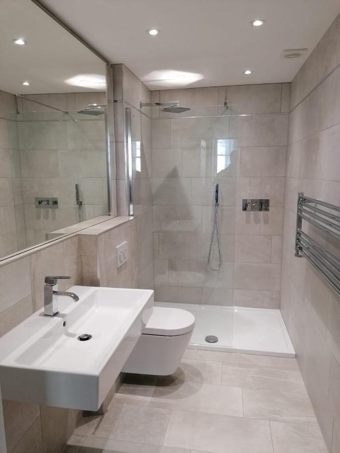Spinnaker - Self Catering Apartment, Тенбі Екстер'єр фото